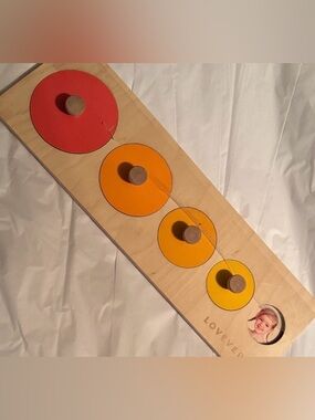 Lovevery Circle of Friends Puzzle learning Toy